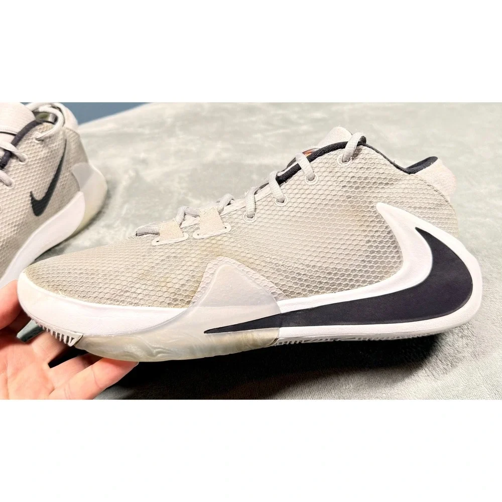 Nike Zoom Freak 1 Mens 10 Grey Orange Basketball Shoes Sneakers
